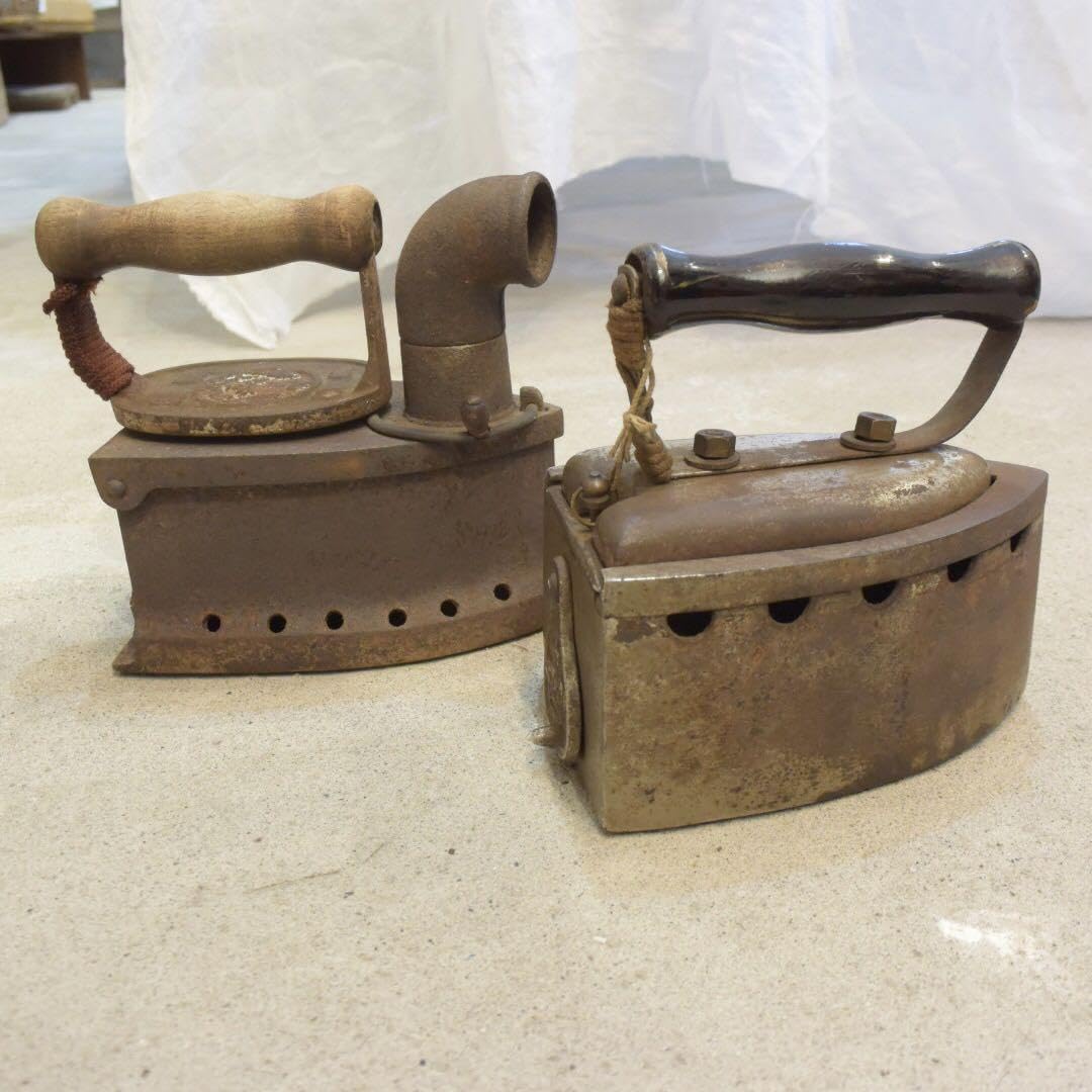 錆びた鉄のスタンド 対 二点セット アンティーク 錆びた鉄のスタンド 対 二点セット アンティーク