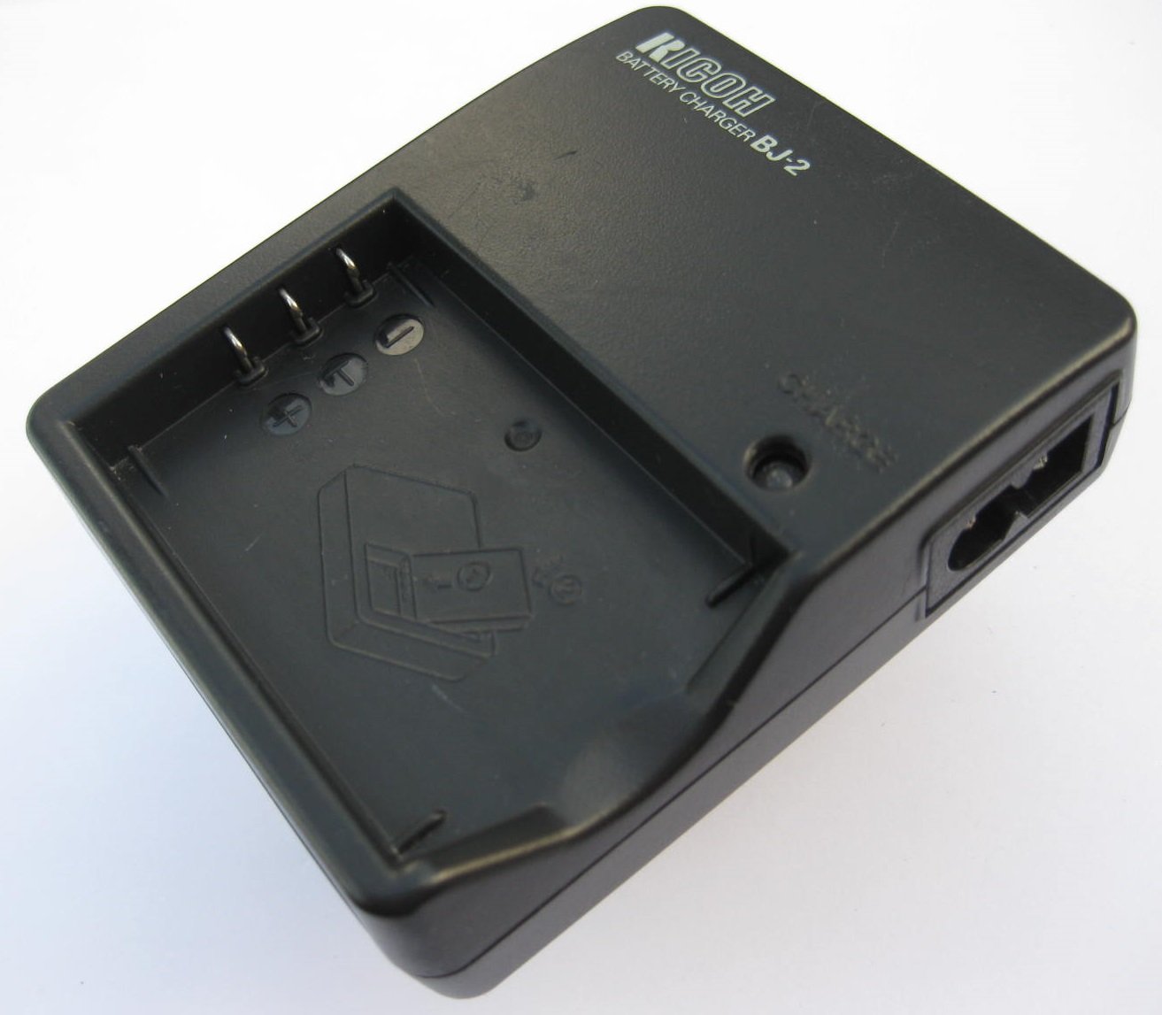 RICOH GRⅡ APS-C バッテリーチャージャー／バッテリー2個付 GR2 GRⅡ純正のバッテリーチャージャー(BJ-6)と予備電池(DB-65)を