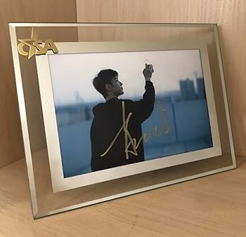 【証拠写真あり】陳可辛直筆サイン入り6インチ写真 評価カード付き 一瞬認証書付き 証拠写真あり】陳可辛直筆サイン入り6インチ写真 評価カード付き