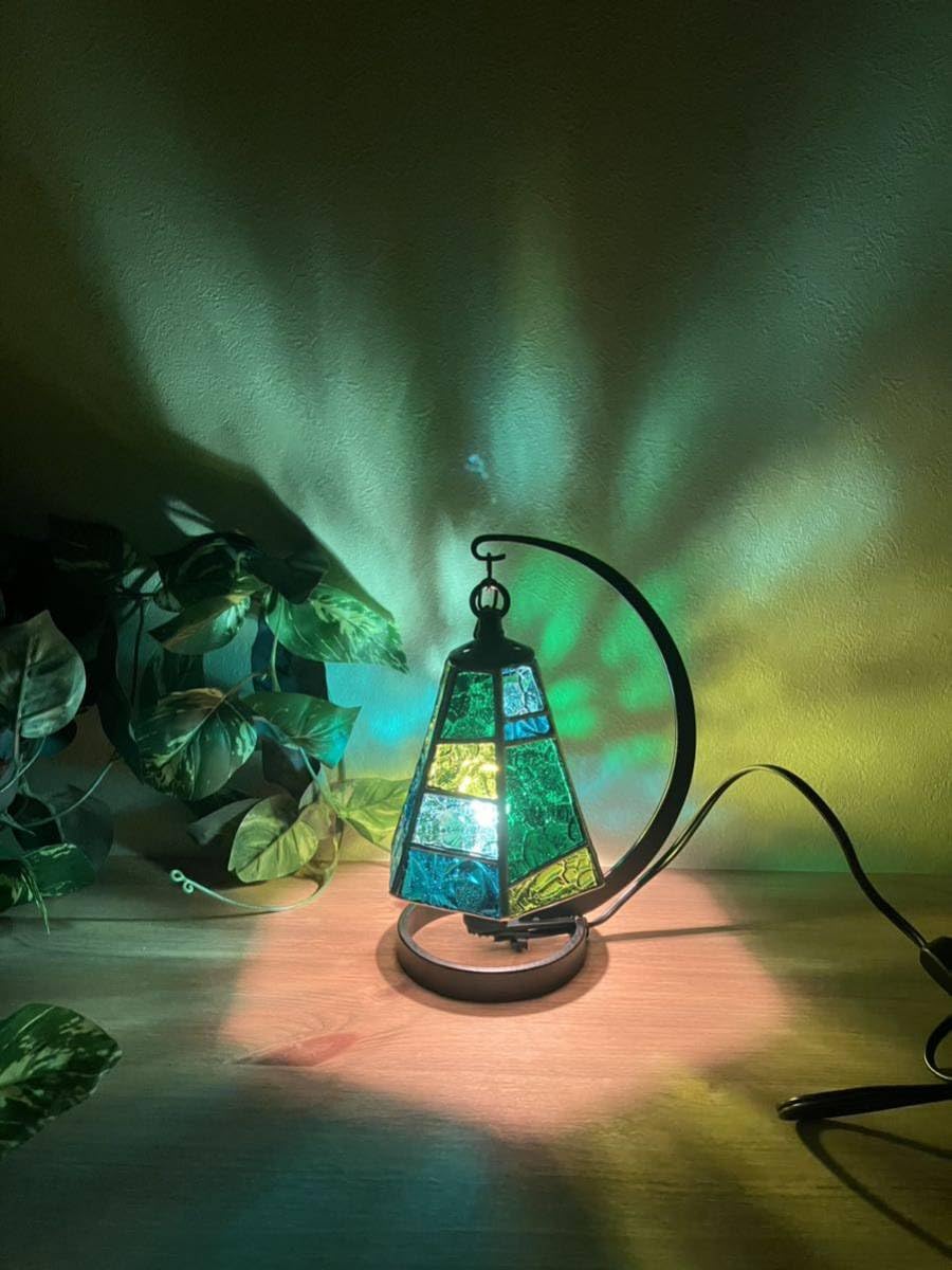 Amazon.co.jp: ステンドグラスのランプ『グリーン』 : ホーム＆キッチン