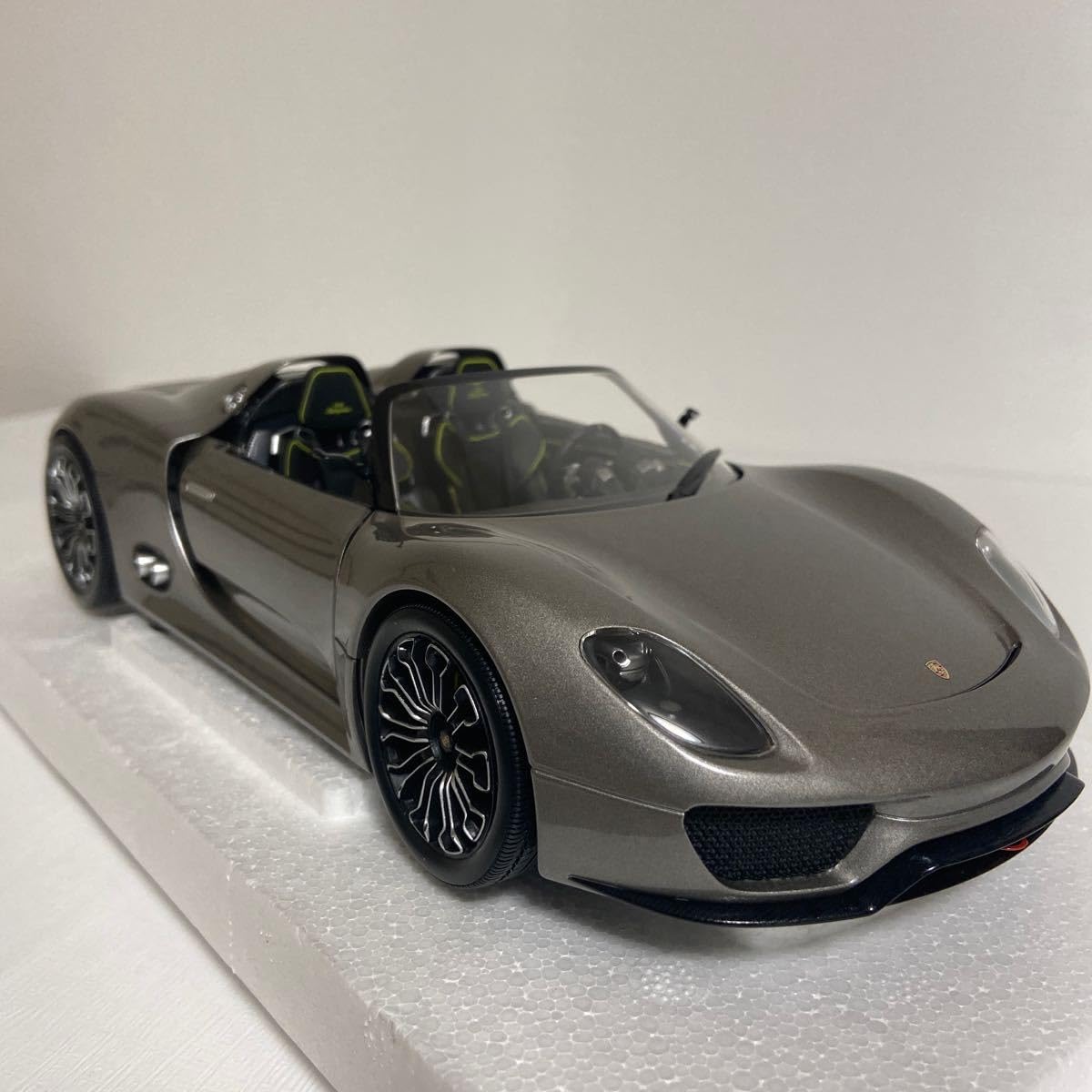 ポルシェ 918 スパイダー 1/18 ディーラーモデル ミニチャンプス Amazon.co.jp: ☆ミニカーディーラー／ミニチャンプス／MINICHAMPS：1