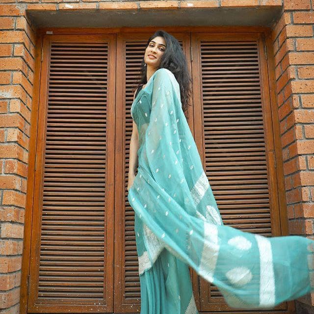 Image of Flosive Women's Cotton Saree With Blouse Piece