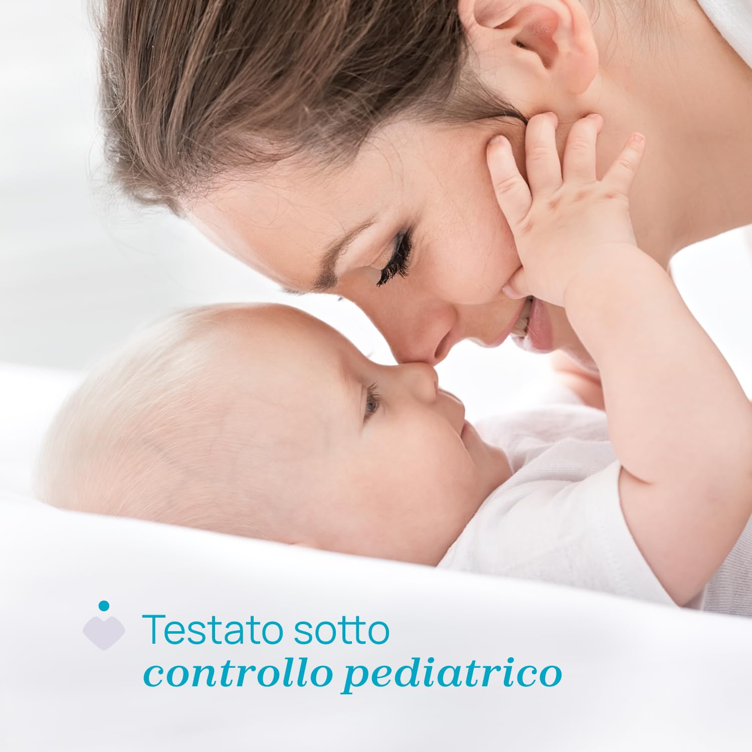 Chicco Baby Moments Olio Massaggio Sensitive, Formula Naturale, Nutre e Idrata la Pelle - 200ml