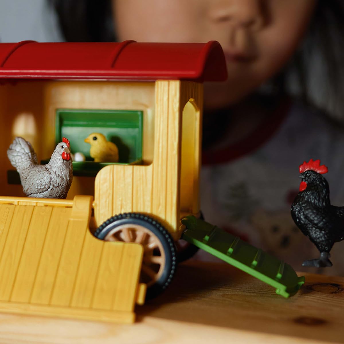 SCHLEICH 42572 Mobile Chicken Coop, from 3 years, FARM WORLD - Playset, 5 pieces, Multi-coloured, 20 x 12 x 10 cm - Image 2