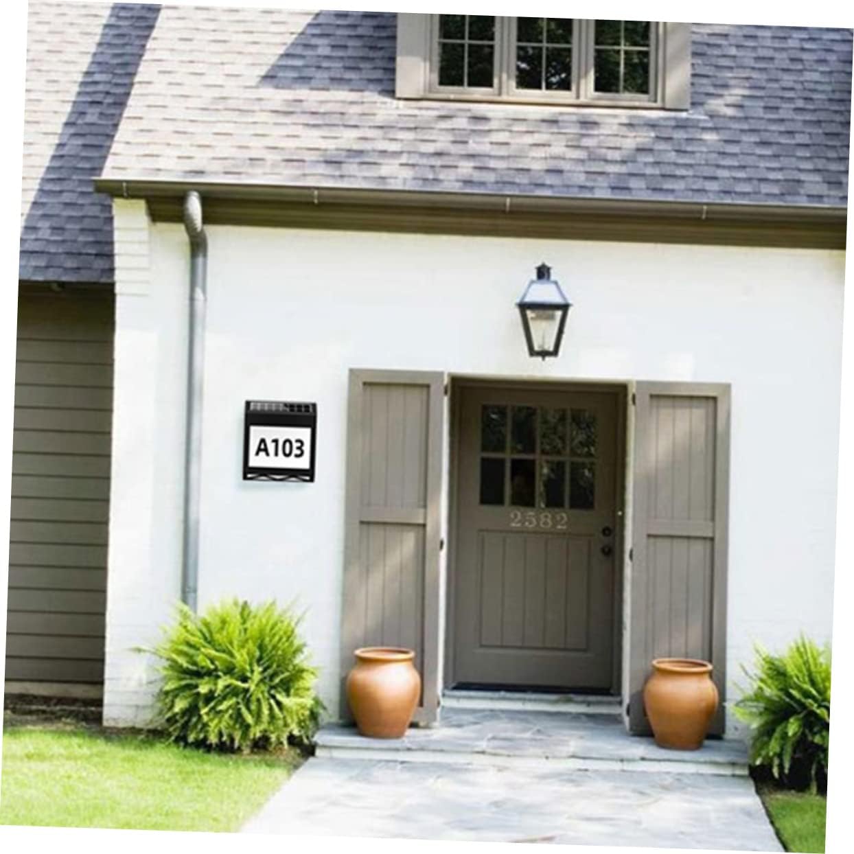 Solar-powered House Number Sign Waterproof 6000k White Light Illuminated Address Sign for Outdoor