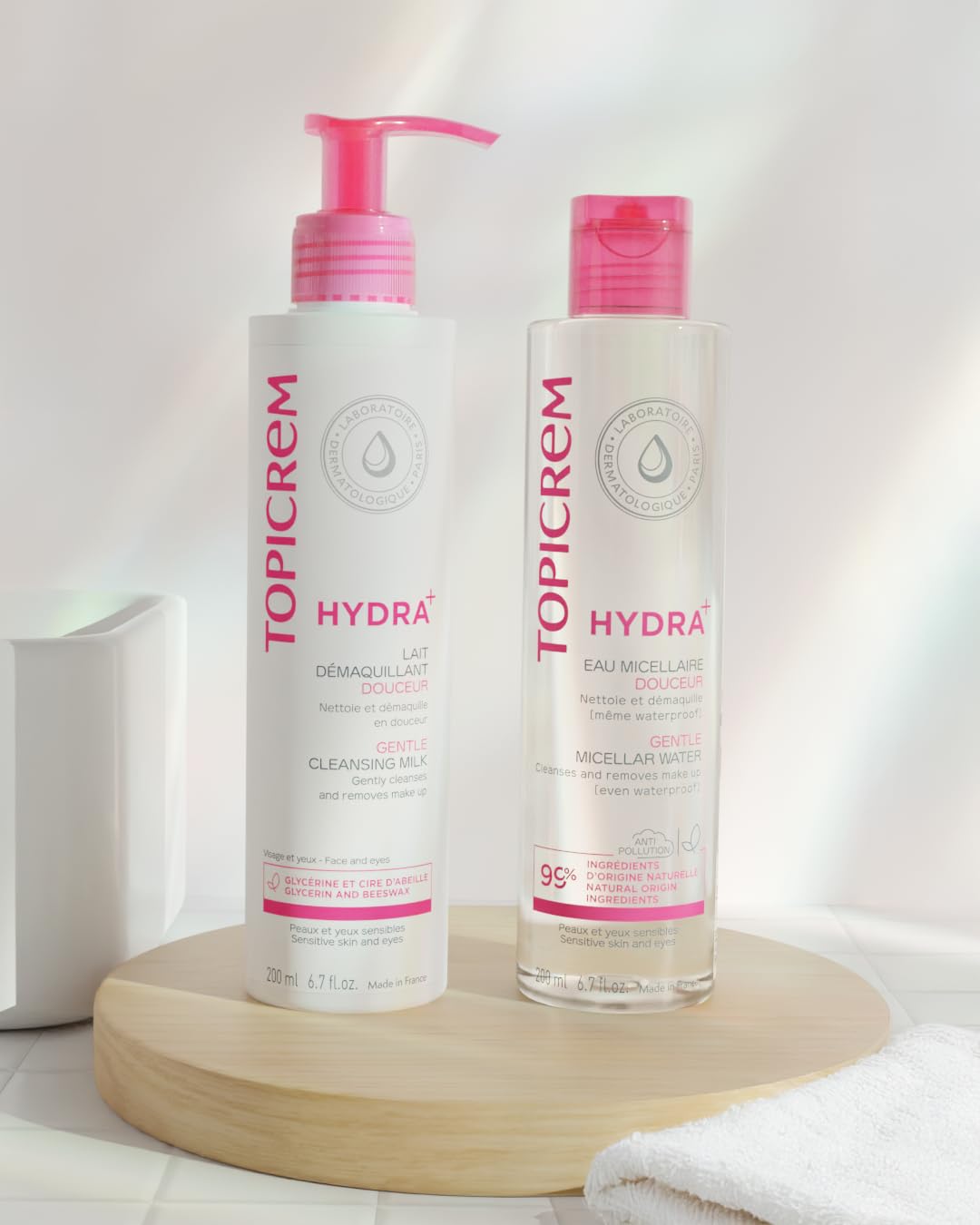 Topicrem - Eau Micellaire Douceur Hydra+ - Nettoie et démaquille, Peaux et yeux sensibles, Fabrication Française - 200 ml