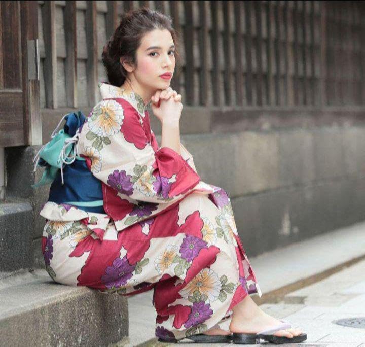 【高級純日本染め】高級変わり織り◆古典紅菊と江戸花尽くし浴衣◆着物着用可能◇ Amazon.co.jp: 高級純日本染め高級変わり織り古典紅菊と江戸花尽くし