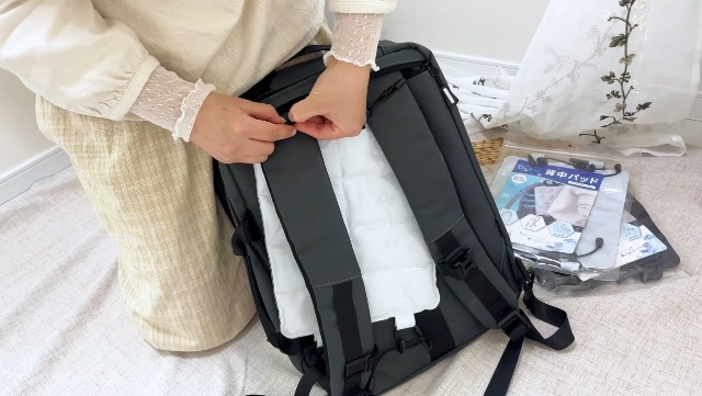 Amazon | 【やわらかいジェルタイプ】リュック用冷却パッド ［ブラック
