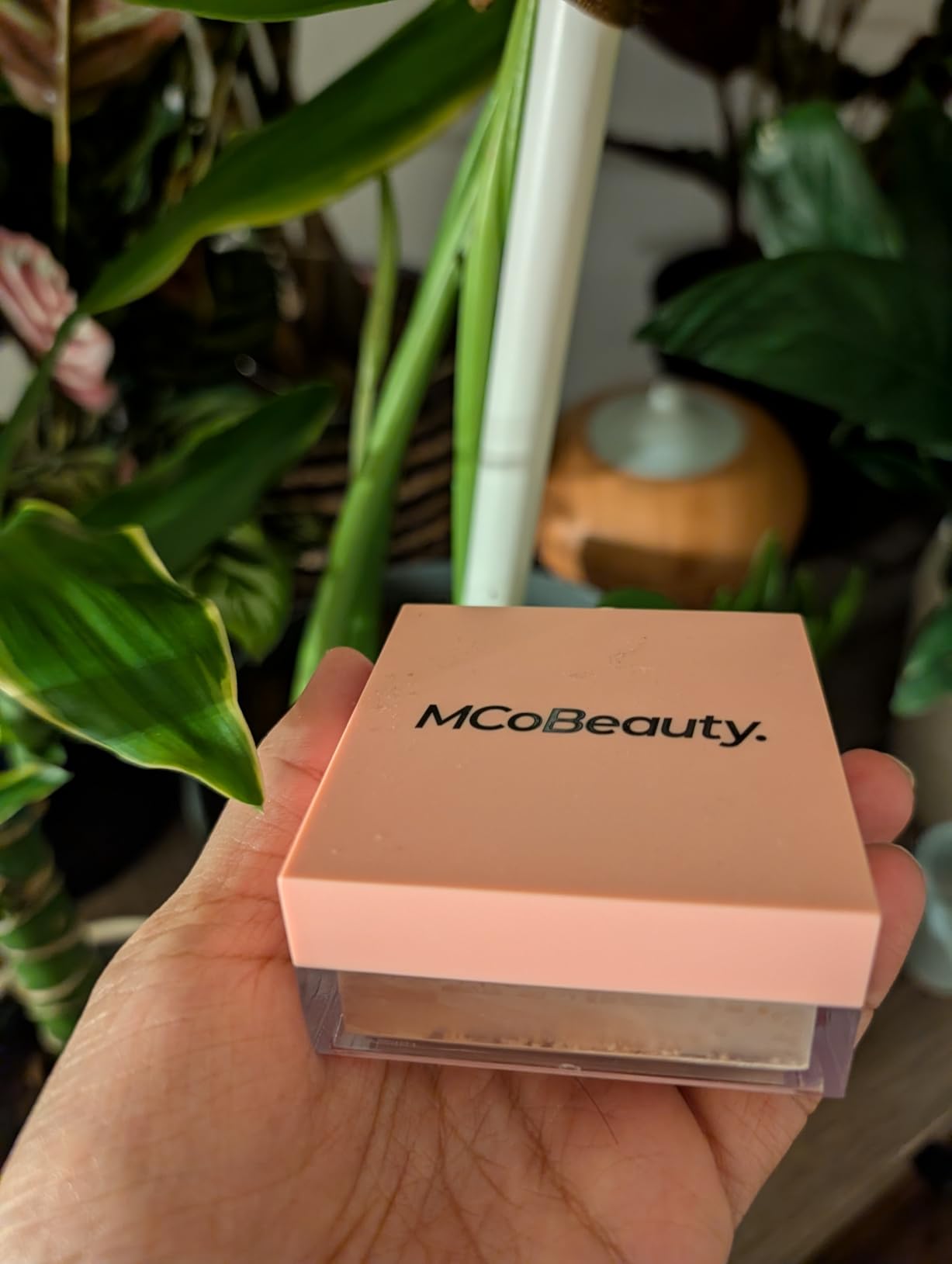 MCoBeauty Loose Powder Cool & Set - Translucent - Soft Focus, Blurring Matte Finishing Baking & Setting Powder - Hydrating Face Makeup with Hyaluronic Acid, Glycerin & Vitamin E - Vegan & Cruelty Free