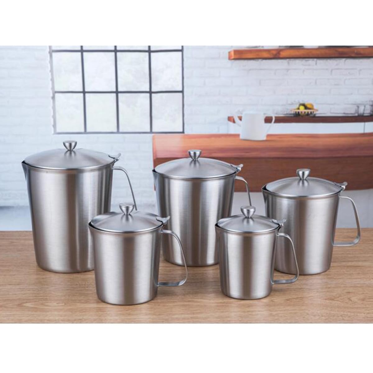 Misurino in Acciaio Inox con Coperchio Contenitore Latte e Caffè con Scala Graduata Antiruggine e Impiego Professionale per Latte Tè e Cappuccino
