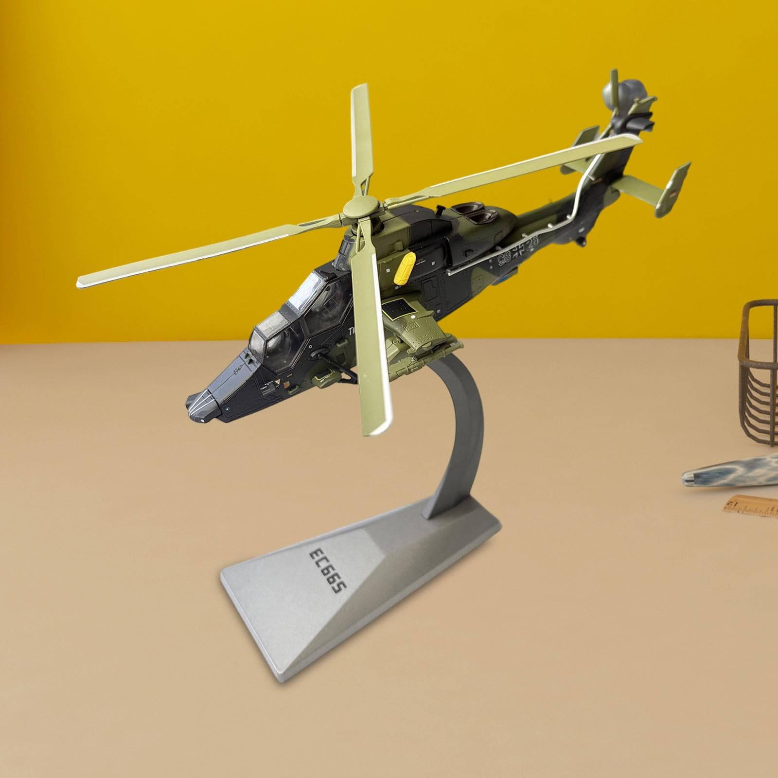Colección de Modelos de Helicópteros EC665 a Escala 1:72 con Base para Cafeterías, Hogares Y Dormitorios.