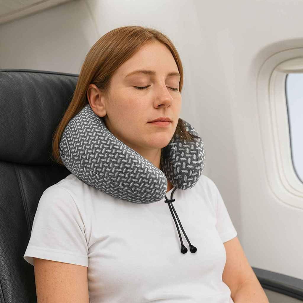 Reisekissen für den Hals aus Polyester 30 x 28 x 14 cm mit Memory-Schaum ergonomisch atmungsaktiv und waschbar inklusive Tragetasche für entspanntes Schlafen auf Reisen