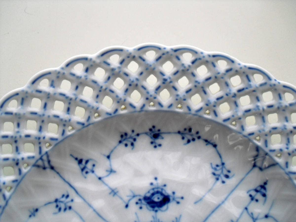 ロイヤルコペンハーゲン ブルーブルーテッド 透かし プレート Amazon.co.jp: ロイヤルコペンハーゲンブルーフルーテッドフルレース