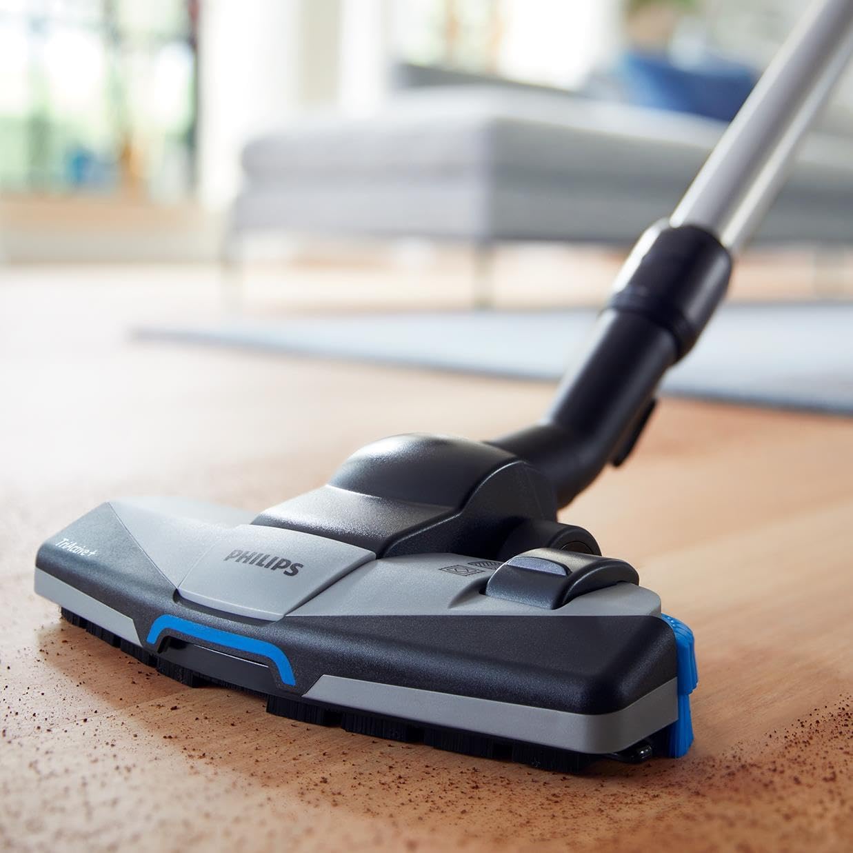 TriActive+ nozzle on a hard floor