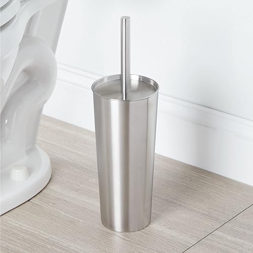 Miniatura 3 de mDesign Juego de escobillas de inodoro de metal delgado, moderno soporte independiente para baño, práctico con acabado resistente al óxido, color