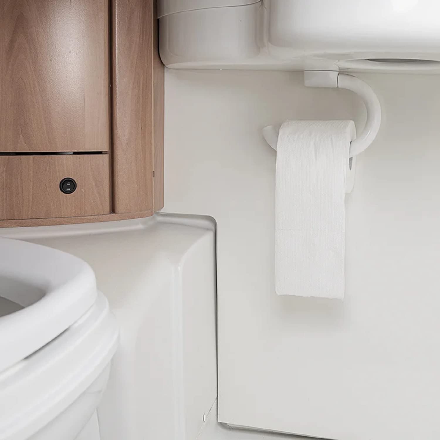 Preiswert&Gut 96x Camping Toilettenpapier selbst auflösend – 2-lagiges Klopapier für Campingtoiletten – 250 Blatt pro Rolle Ideal für Wohnmobil, Wohnwagen & Camper Toilette