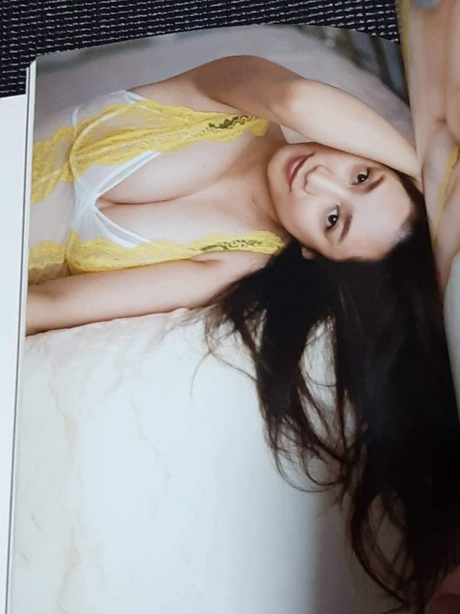 Amazon 平愛梨 写真集 Another Me 初版 直筆サイン入り イベント限定 おもちゃ おもちゃ