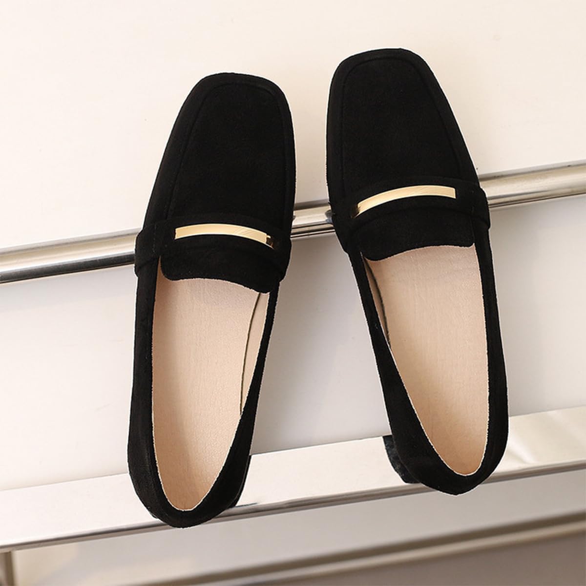 Mocasines Barra Metal Oro Mujer Ante Punta Cuadrada Planos Slip-On