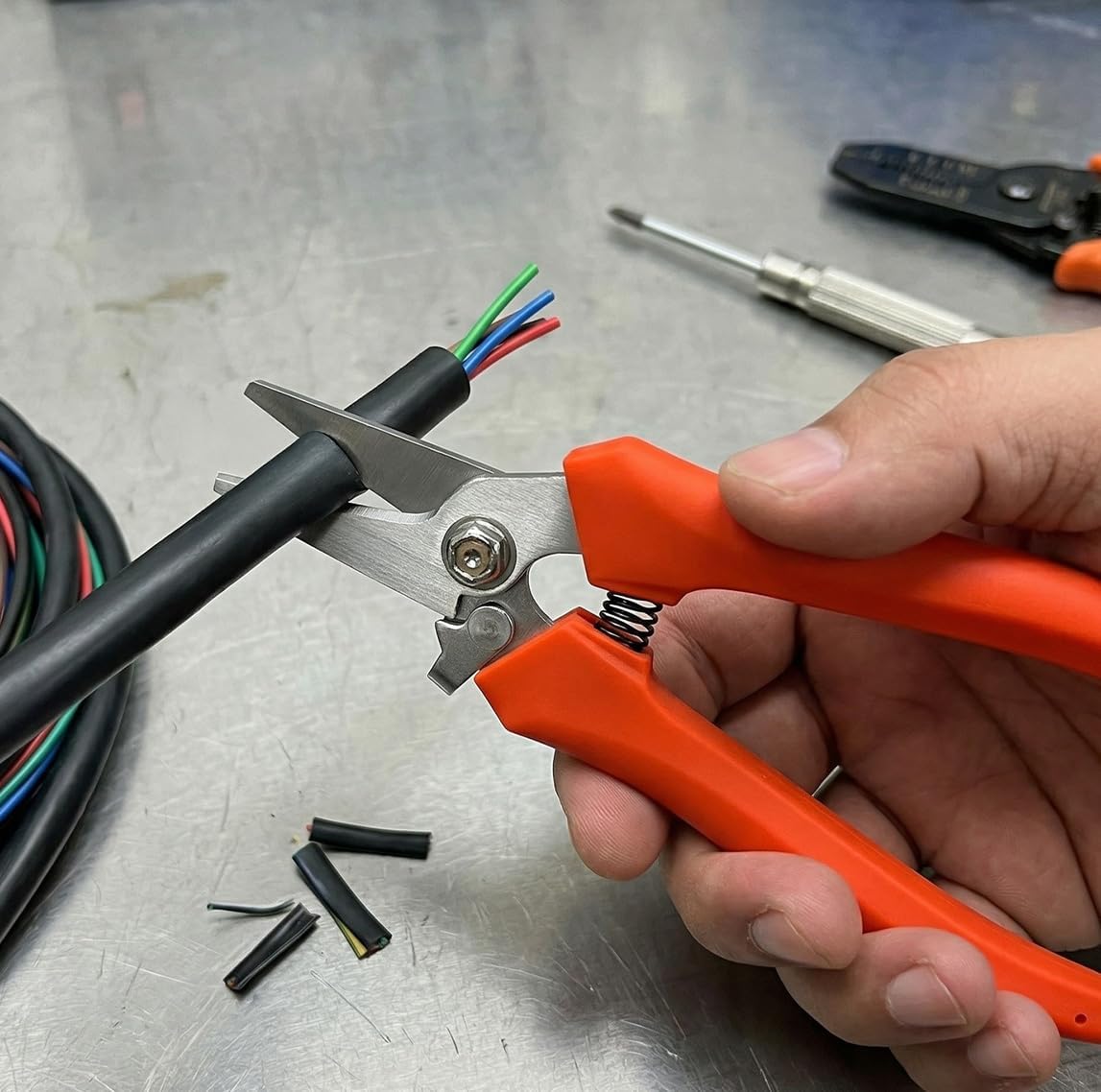 VAMPLIERS 5.5" Wire & Kevlar Fiber Optic Cutter, Kevlar Shears Specially Designed for Cutting Kelvar Materials & Aramid Yarn Found in Fiber Optic Cables. High Carbon Alloy Steel Cable Cutters.