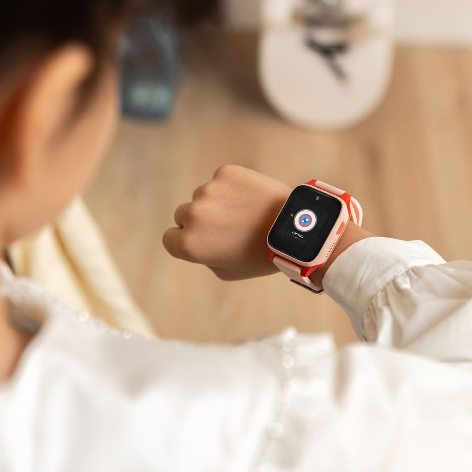 TCL MOVETIME MT46 - Smartwatch per bambini 4G, con Tracking GPS, Pulsante SOS, Fotocamera da 2MP, Fitness Tracking e Temi personalizzati, rosa