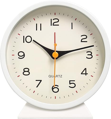 Miniatura 10 de SHISEDECO Reloj despertador analógico retro antiguo de 4.5 pulgadas, funciona con pilas, pequeño reloj de noche silencioso con función de luz,