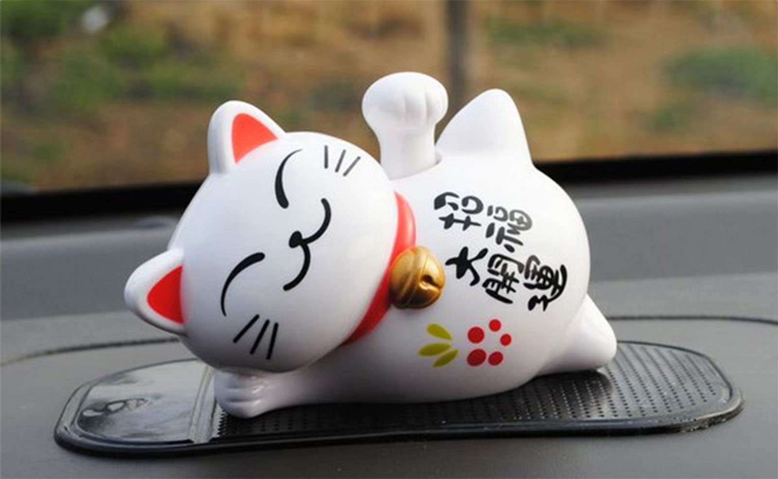 Amazon.com: Solar Energy Powered White Maneki Neko Beckoning