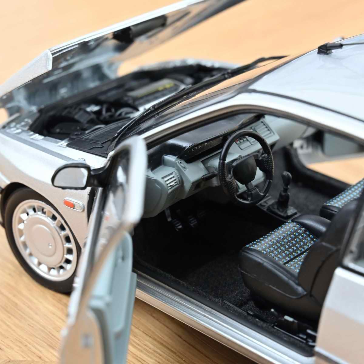 NOREV Voiture de Collection Compatible avec Renault Clio 16S de 1992 Gris Iceberg 1/18 Métal RENAULTCLIO