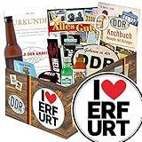 DDR KOCHBUCH: Büchlein im handlichen A6 Format (114 S., UPV 3,99€), festes Cover. Auf geht’s zur kulinarischen Zeitreise mit dem DDR Kochbuch. Mit großem Einfallsreichtum meisterten die „DDR Hausfrauen“ so manchen Versorgungsengpass und zauberten eine ganze Reihe leckerer Gerichte, die wir heute nicht missen möchten. Über 40 neu fotografierte Köstlichkeiten mit leicht verständlichen Anleitungen zum Nachkochen: Soljanka, Letscho, Senfeier, Kalter Hund und Quarkkeulchen - Guten Appetit