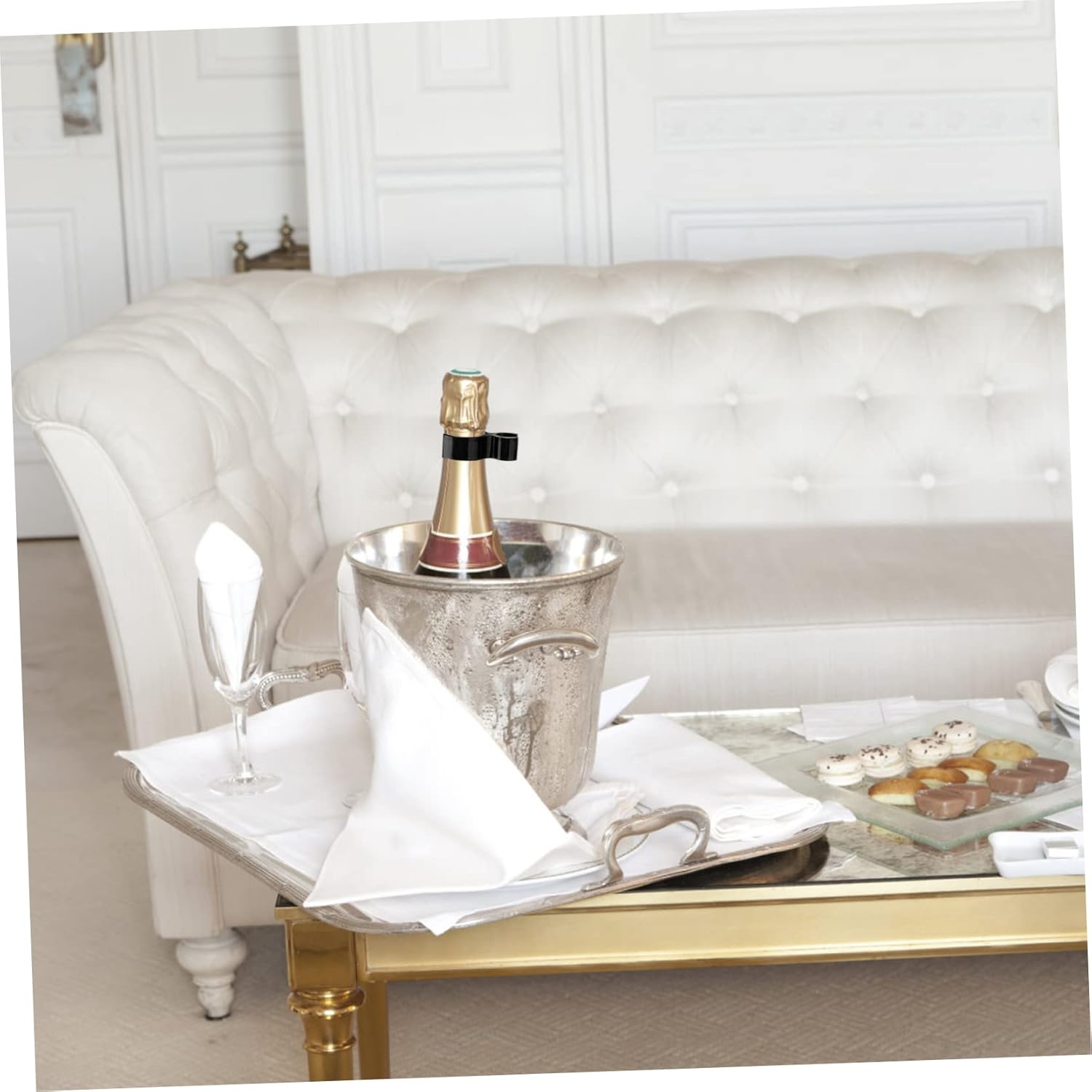 100pcs Black Wine Bottle Single Holder Clips Safety Candle Clip for Parties Weddings and Anniversaries Easy to Install Compatible Neck and Beer Bottles