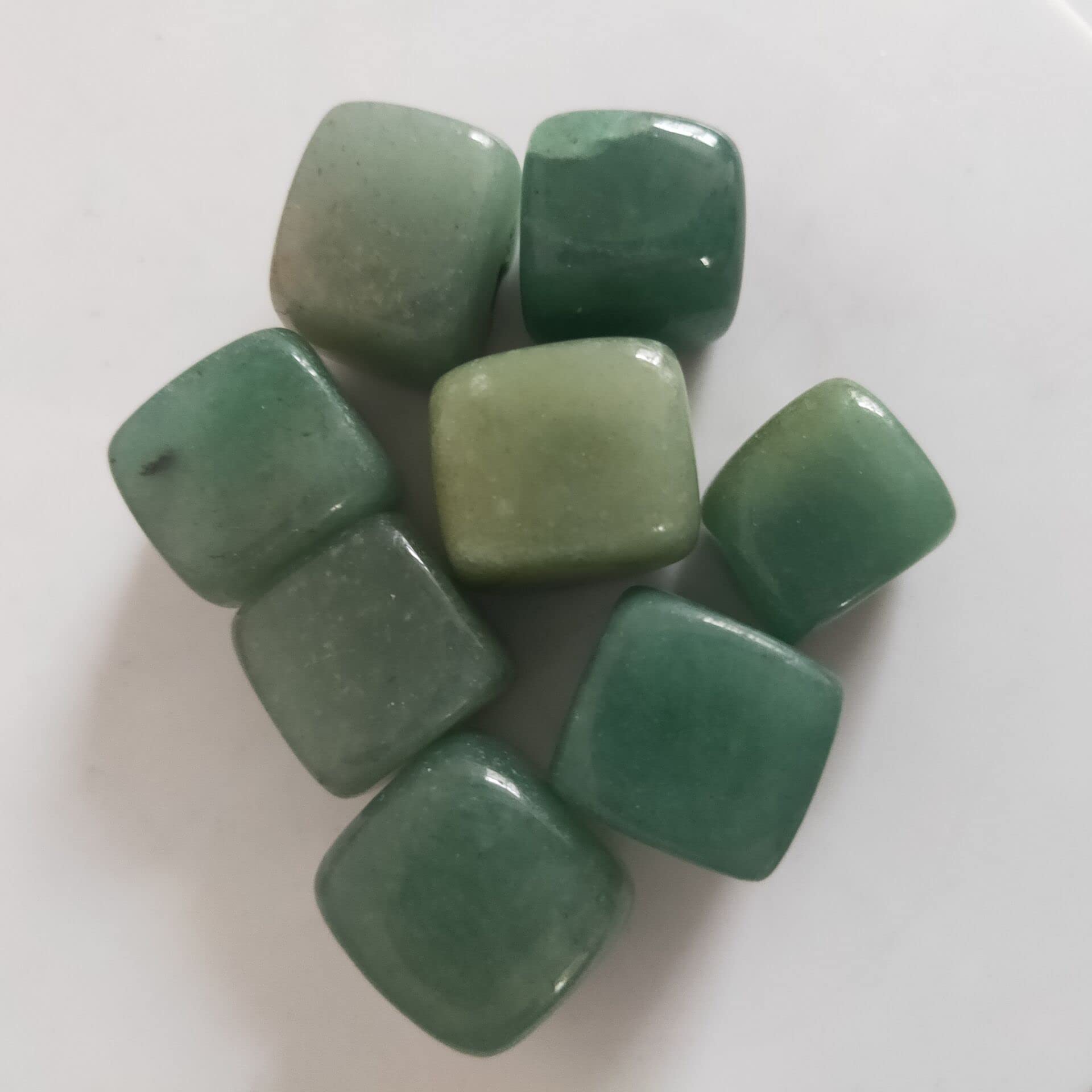 Amazon.co.jp: クリスタル天然尿翡翠キューブ石宝石