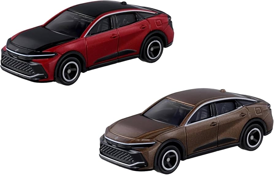 トミカ トヨタ クラウン トミカ トヨタクラウンハイブリッドの通販 by 気まぐれ子猫