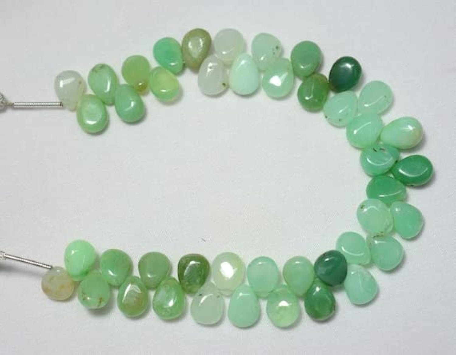 Chrysoprase plain pear shape briolettes pour bijoux artisanaux 6x8mm