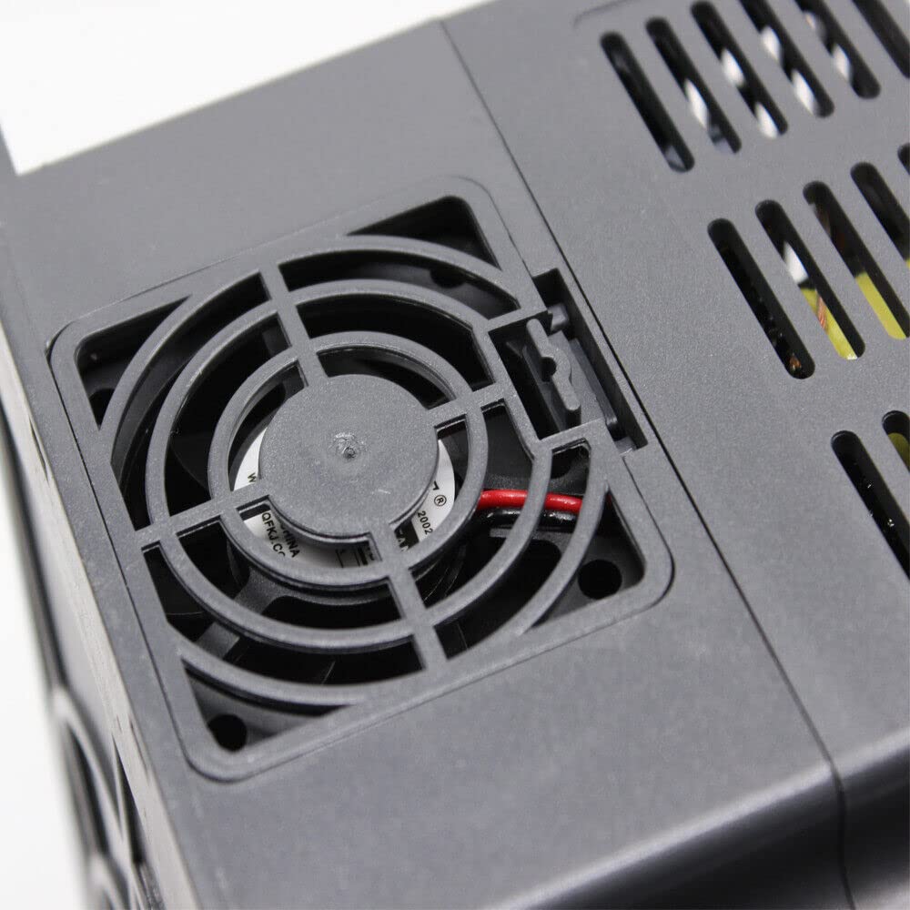 Transformateur 2.2KW 220V 10A 3HP ConvertisseurTriphasé pour Le Contrôle de la Vitesse du Moteur de la Broche de fréquence Variable Frequency Drive Inverter HY02D223B