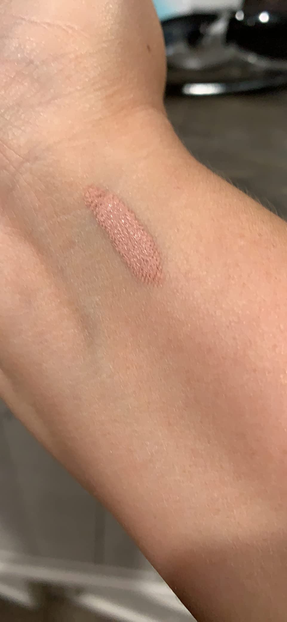 4/mo Finance Sigma Beauty Eyeshadow Base Primer Bubbly Crayon