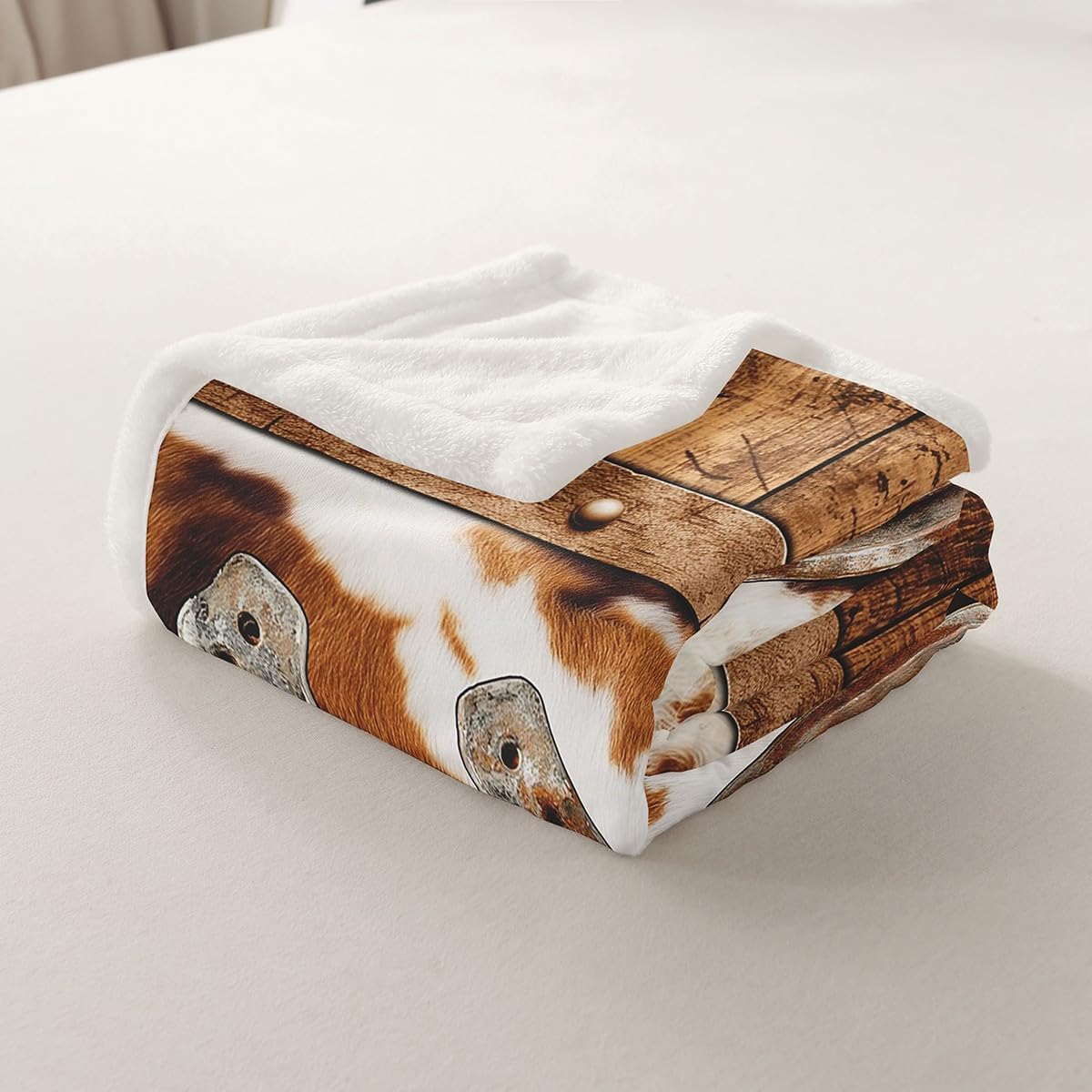 Rustic Farmhouse Barn Plush Bed Blanket Queen 90"X90",Western Texas Star Horseshoe Cowhide Fleece Blanket For Sofa Couch Highland Cow Fur Print Throw Blanket Country Bull Cattle Fur Flannel Blanket