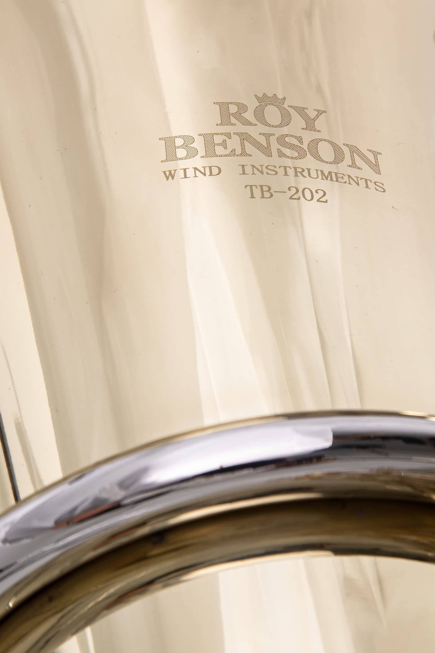 Roy Benson BBb-Tuba TB-202 (strumento professionale in ottone basso, con leadpipe in alpacca, 4 valvole a cilindro, unità di pressione con giunti a sfera, con custodia sagomata multifunzionale)