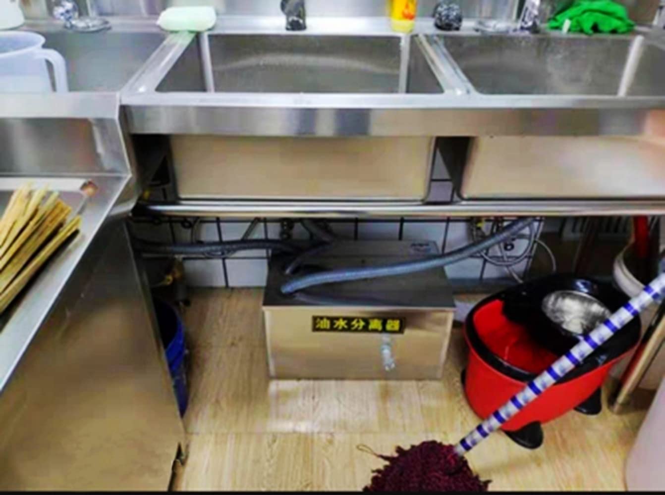 bimiti Intercepteur de graisse commercial pour évier 72 litres,En acier inoxydable,Séparateur de filtre à graisse sous évier,Avec 3 entrées supérieures pour cuisine de restaurant,60x40x30 cm