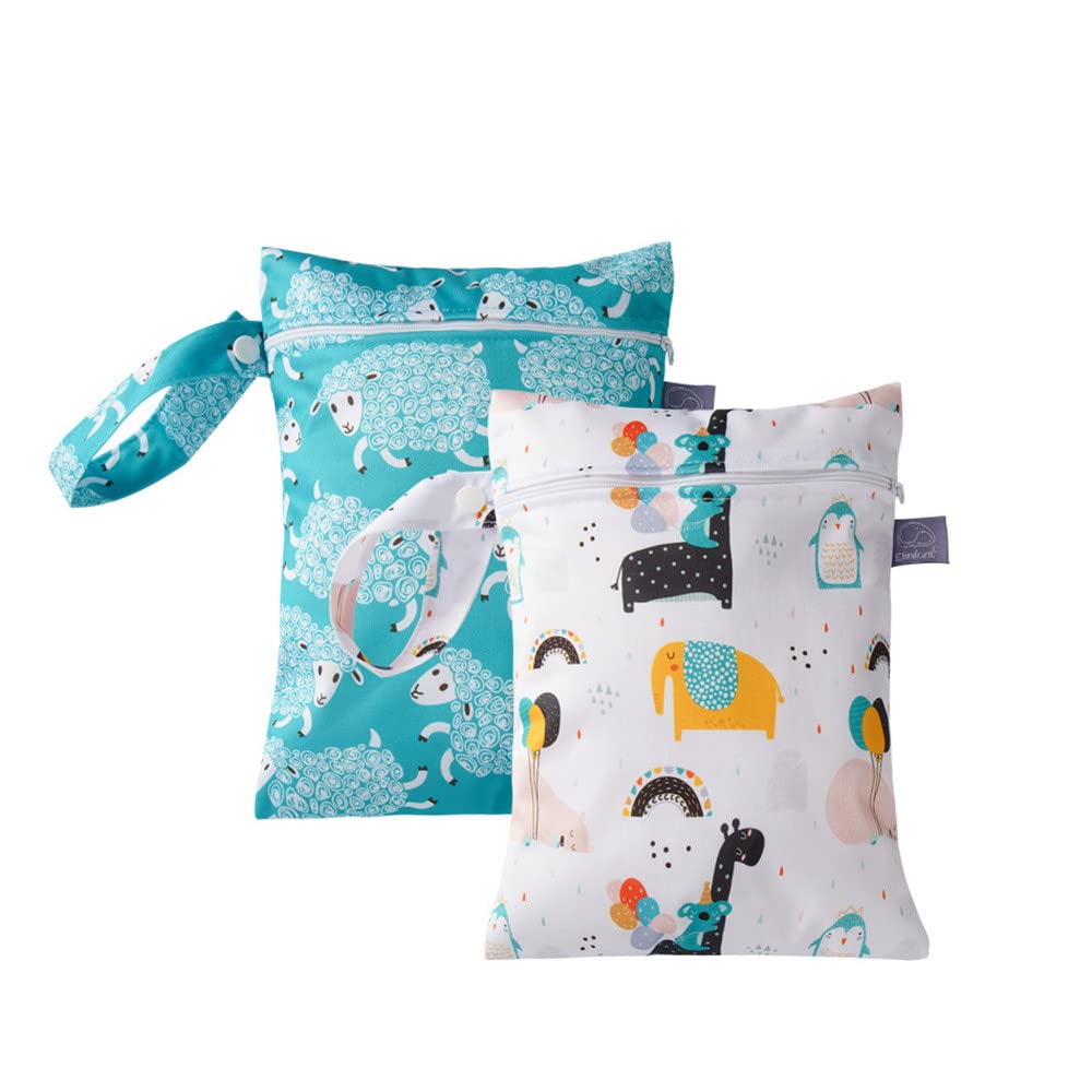 Treer Wet Dry Bag 2 PCS Baby Cloth Nappy Bag Washable Reusable Hanging Baby Diaper Bag with Zipper, Cartoon Animals Waterproof Organizer Bag for Daycare Travel Beach Pool (18x25cm,Small Animals)