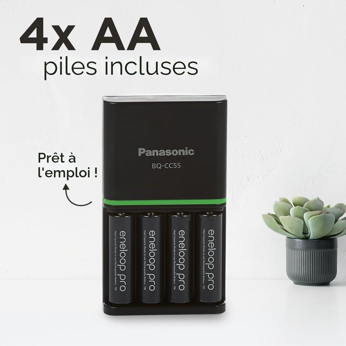 Panasonic eneloop SmartPlus Chargeur pour 1-4 Piles AA/AAA NI-MH, avec 4 voyants LED et 10 Fonctions de sécurité, y Compris 4 Piles eneloop AA/Mignon Capacité améliorée de Min. 2000
