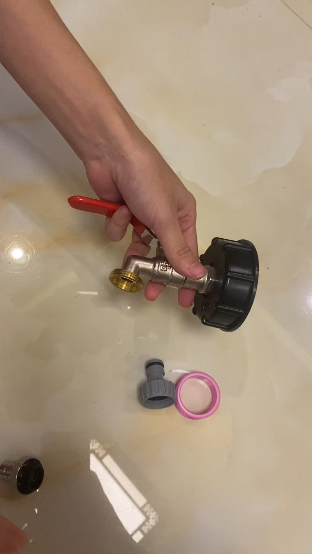 MACHSWON Tappo Per Serbatoio IBC Da 1 Pollice, Adattatore Con Filettatura 60mm E Foro 2,5cm, Connettore In Plastica Per Acqua E Prodotti Chimici