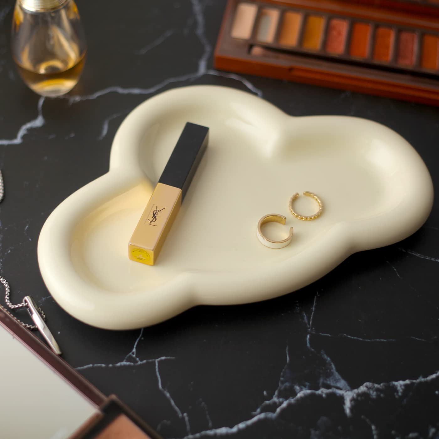 Jewelry Dish Trinket Tray for Women, Ring Dish Holder, Unique Cloud Shape Ceramic Plate Cute Things Vanity Aesthetic Room Decor Mother's Day Birthday (): Crème