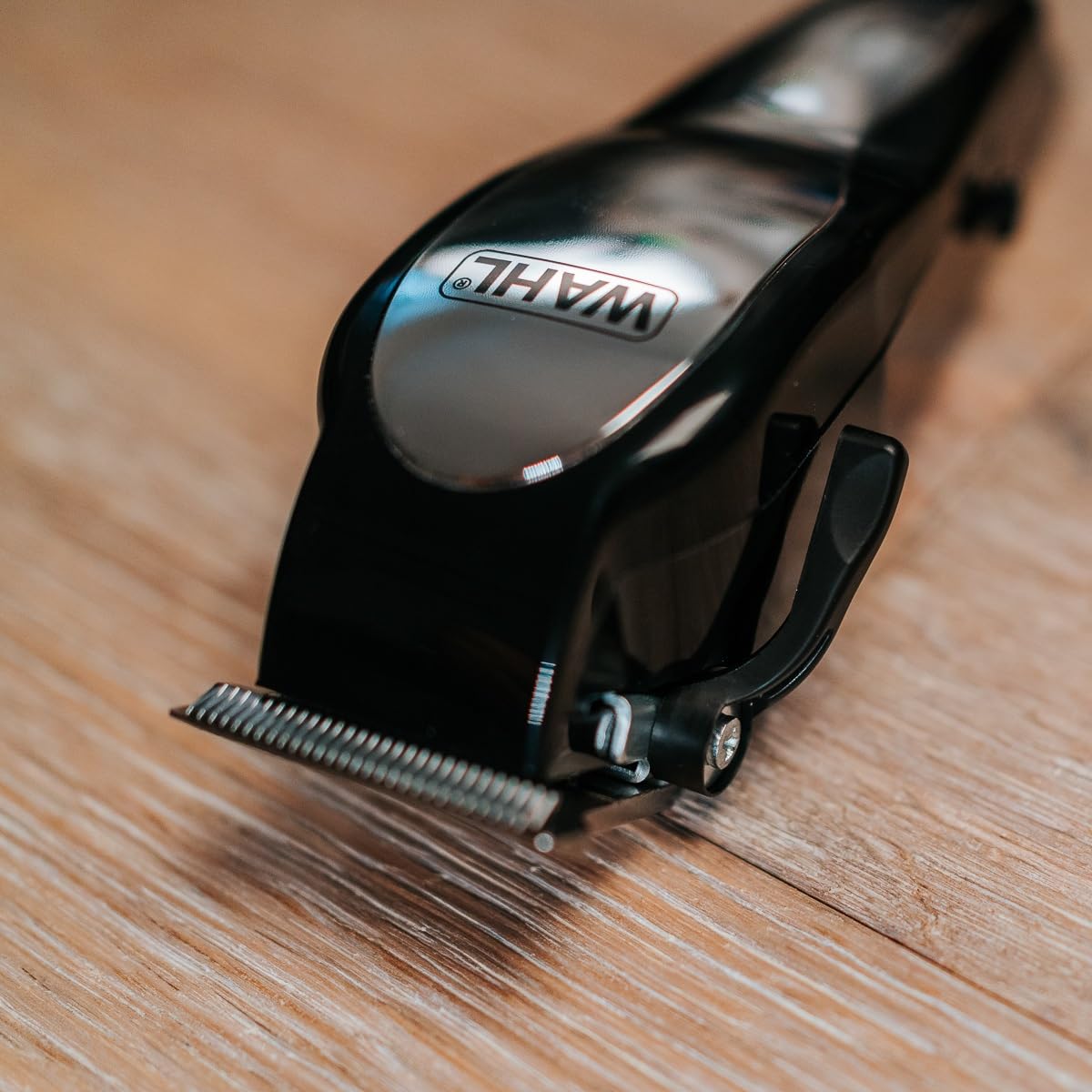 WAHL Baldfader, cortapelos para hombres, cable, longitudes precisas, 8 peines, cuchillas de precisión autoafilables, de pelo corto