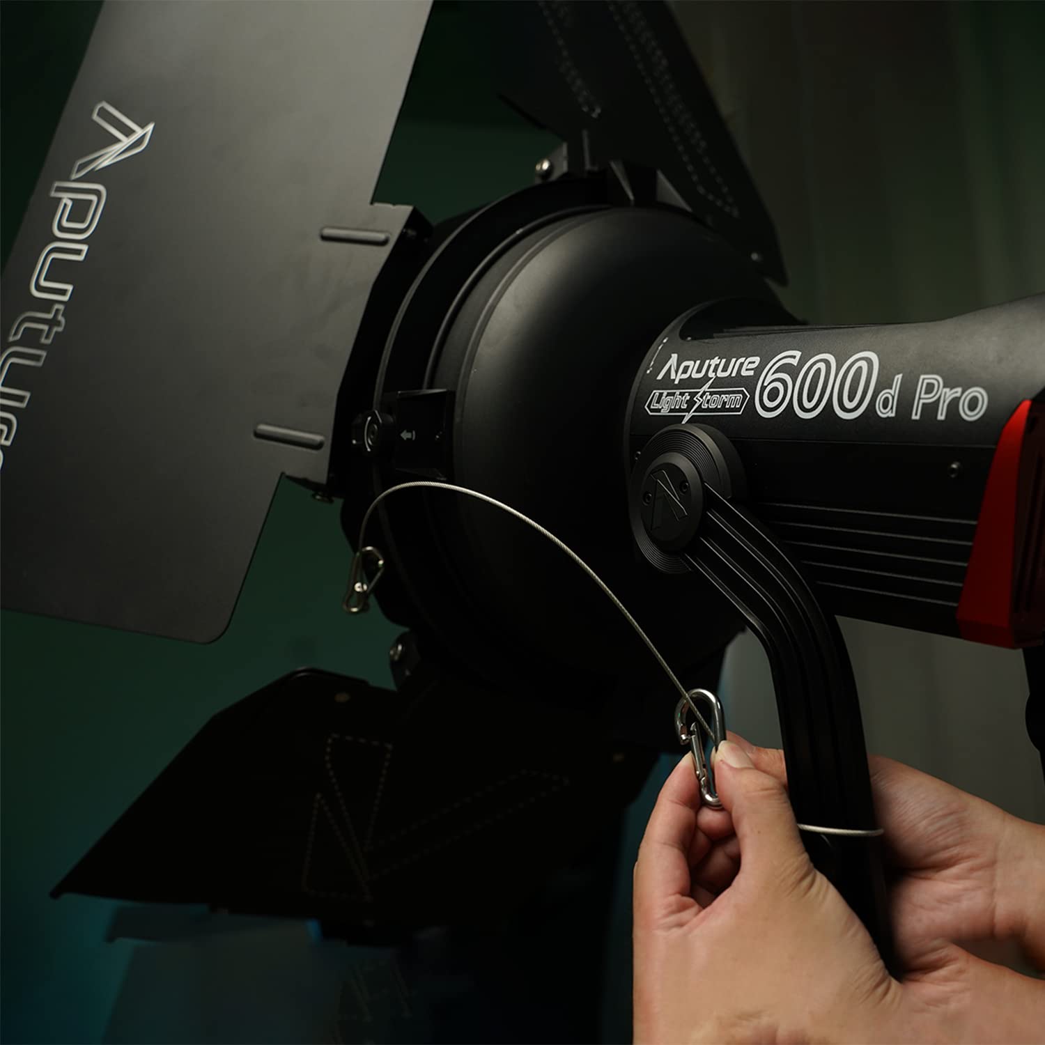 Aputure F10 Barn-Doors - Porte da Fienile per LS 600 Series, LS 300 Series, LS 120 Series, Compatibili con Montaggio Bowens