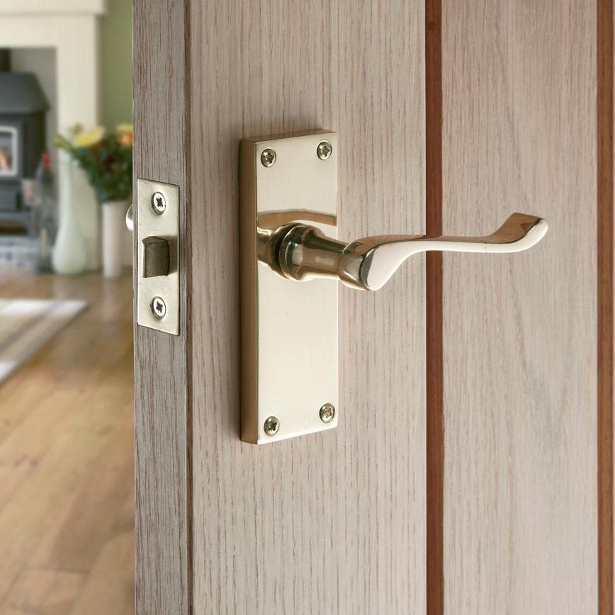 Golden Grace Victorian Scroll Internal Lever Latch Door Handles in Premium Polished Brass Finish with Fixings Set - Image 3