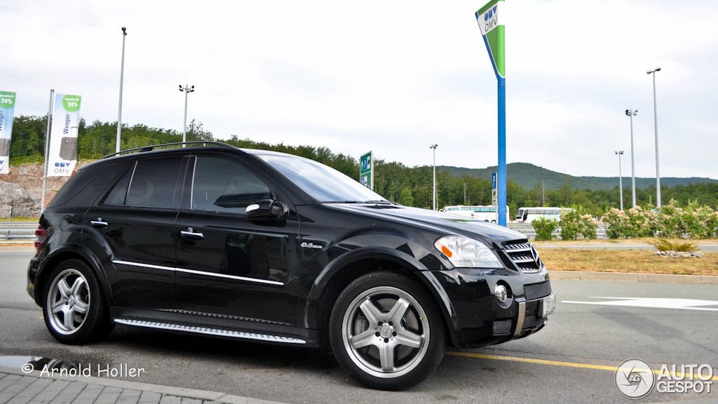 Pedane laterali sottoporta Mercedes Classe M W164 | Ricambi Tuning Auto | Lago Tuning