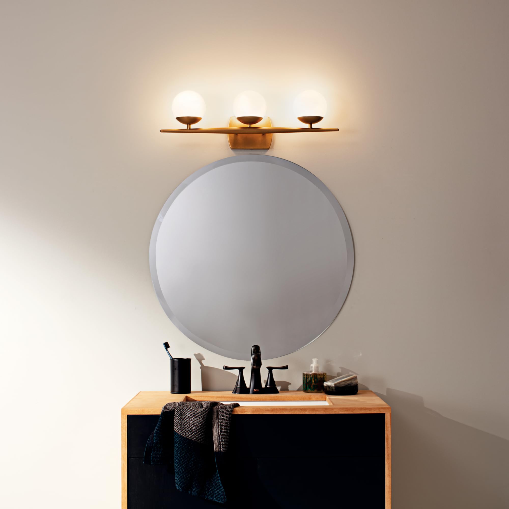 木製　照明器具 Amazon | Kichler Lighting 45582 CHジャスパー3ライトハロゲンバス