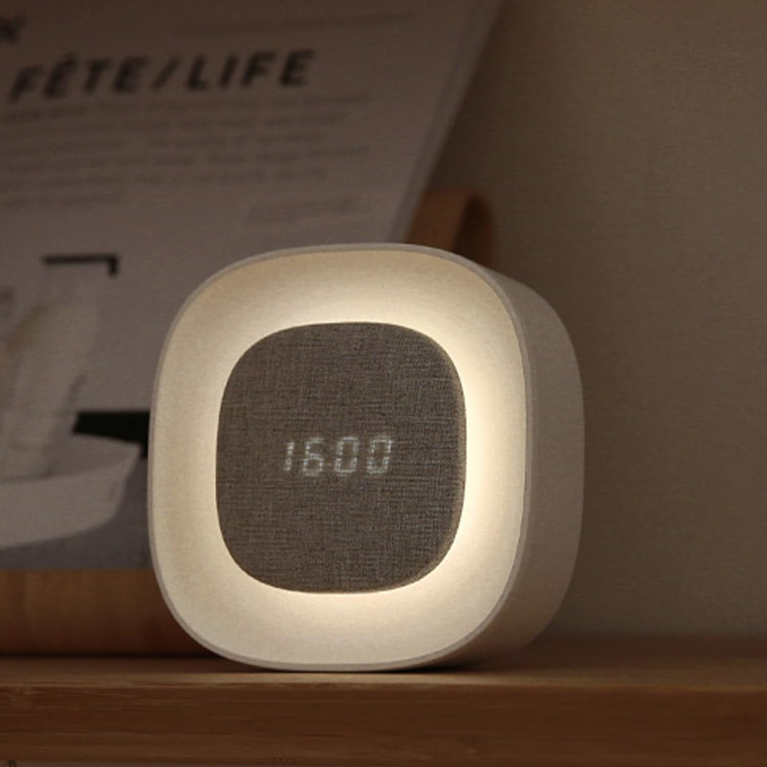 FOREVER Light LED Nachtlicht Pure FNL-03 Bjorn - Digitaler Wecker mit Display, Alarmfunktion & sanfter Beleuchtung | Geräuschlos | Weiß | Modern & kompakt