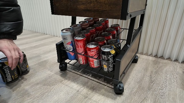 PUNCIA 60x55x65CM Mini Support De Réfrigérateur Avec Grande Capacité De Rangement Chariot Avec Tiroir Table De Frigo De Boissons Mobile Avec Roues Plateforme Appareil Pour Bureau à Domicile(Marron