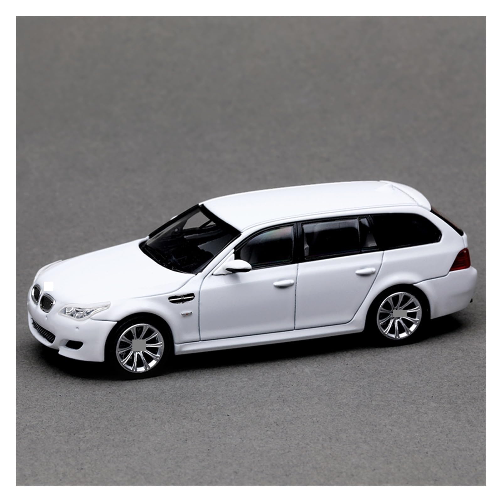 car mode 1:64 For M5 E60 Alloy Diecast Car Model Simulation Classic Static Ornament Replica Miniature Collectible mini Scaled(Travel white)