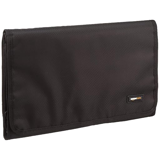 MockWares Basics Tri-Fold Hanging Cosmetics Kit
